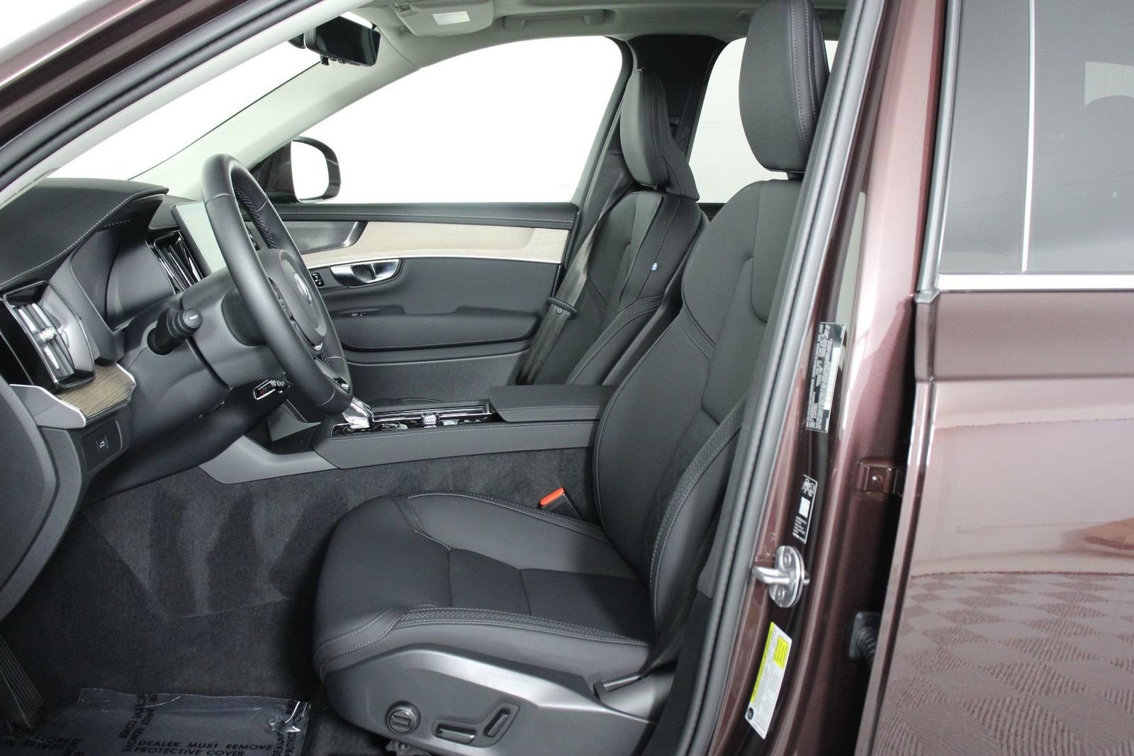 Certified 2026 Volvo XC90 B5 Plus w/ Protection Package AWD/4WD image 31