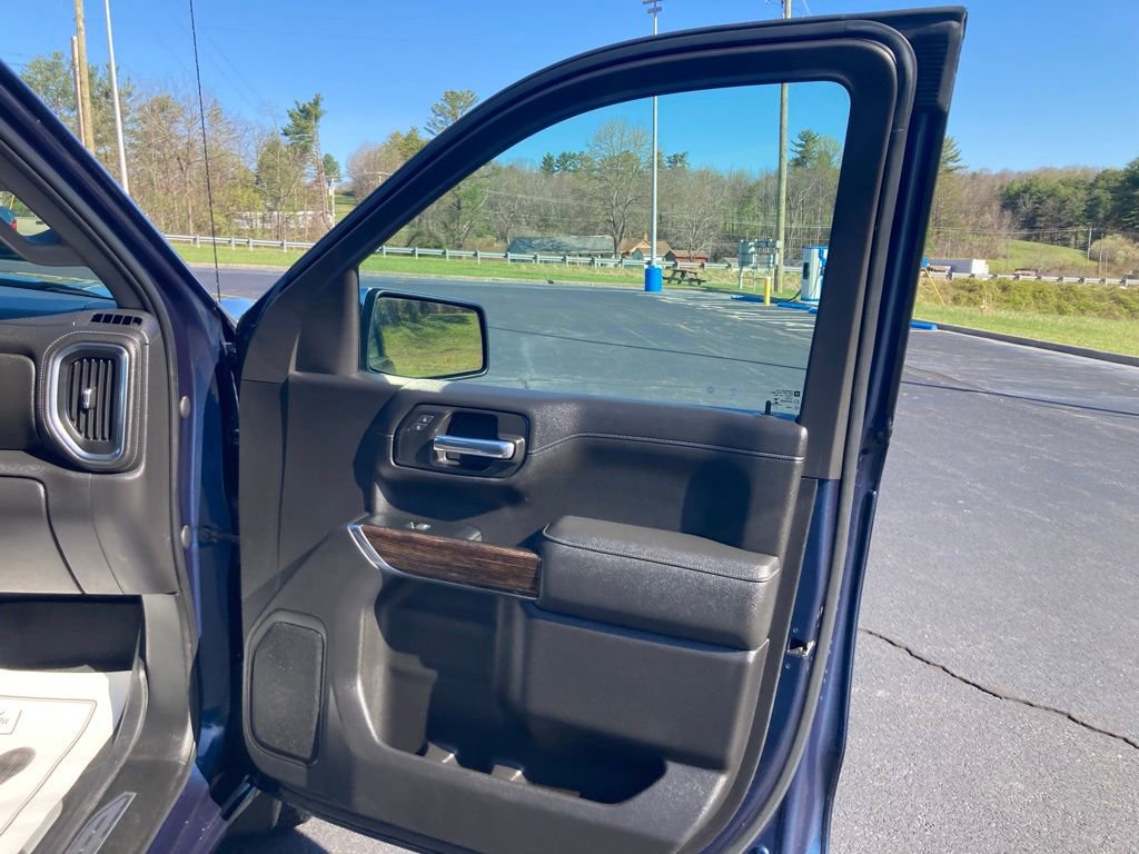 Used 2022 GMC Sierra 1500 SLE image 35