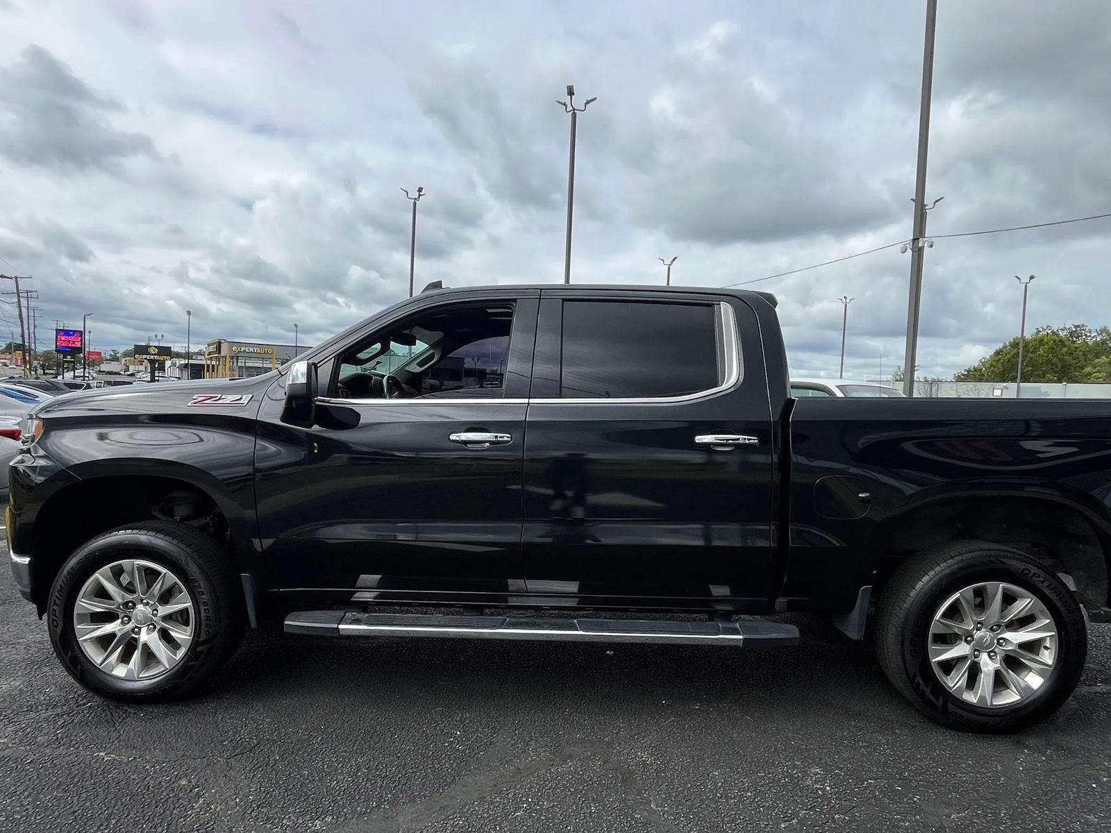 Used 2019 Chevrolet Silverado 1500 LTZ w/ LTZ Plus Package AWD/4WD image 4