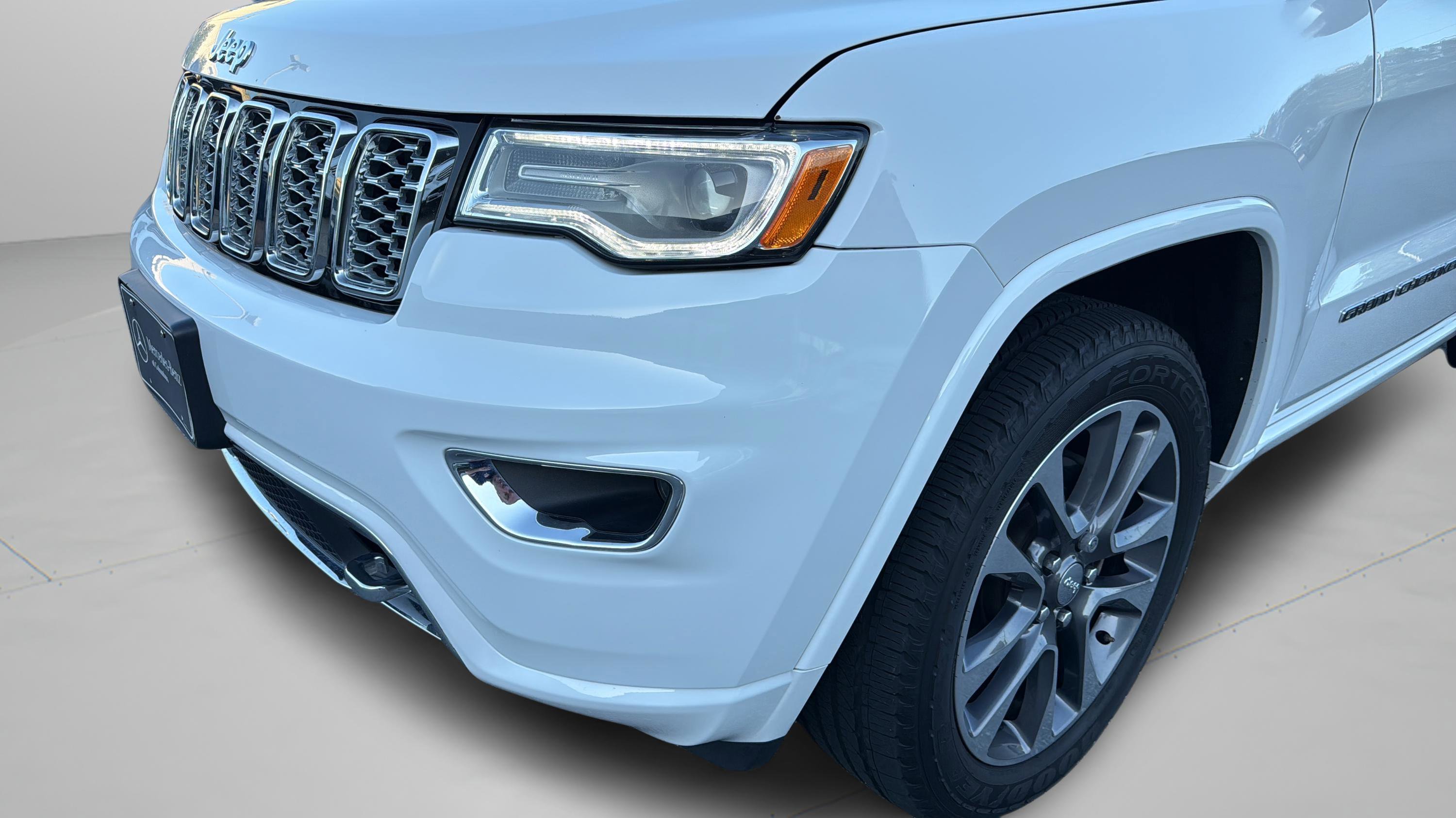 Used 2017 Jeep Grand Cherokee Overland AWD/4WD image 49