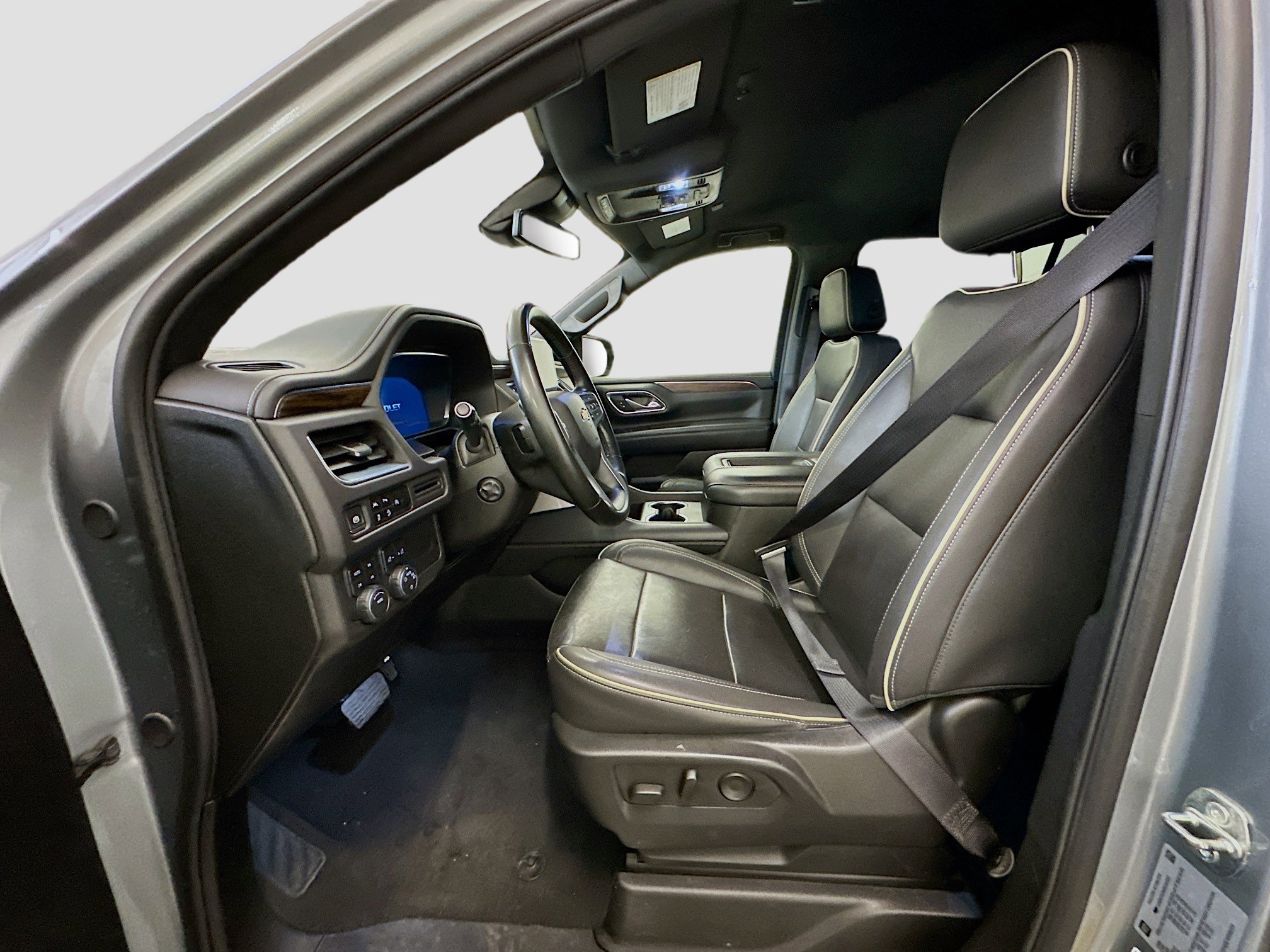 Used 2024 Chevrolet Suburban Premier image 13