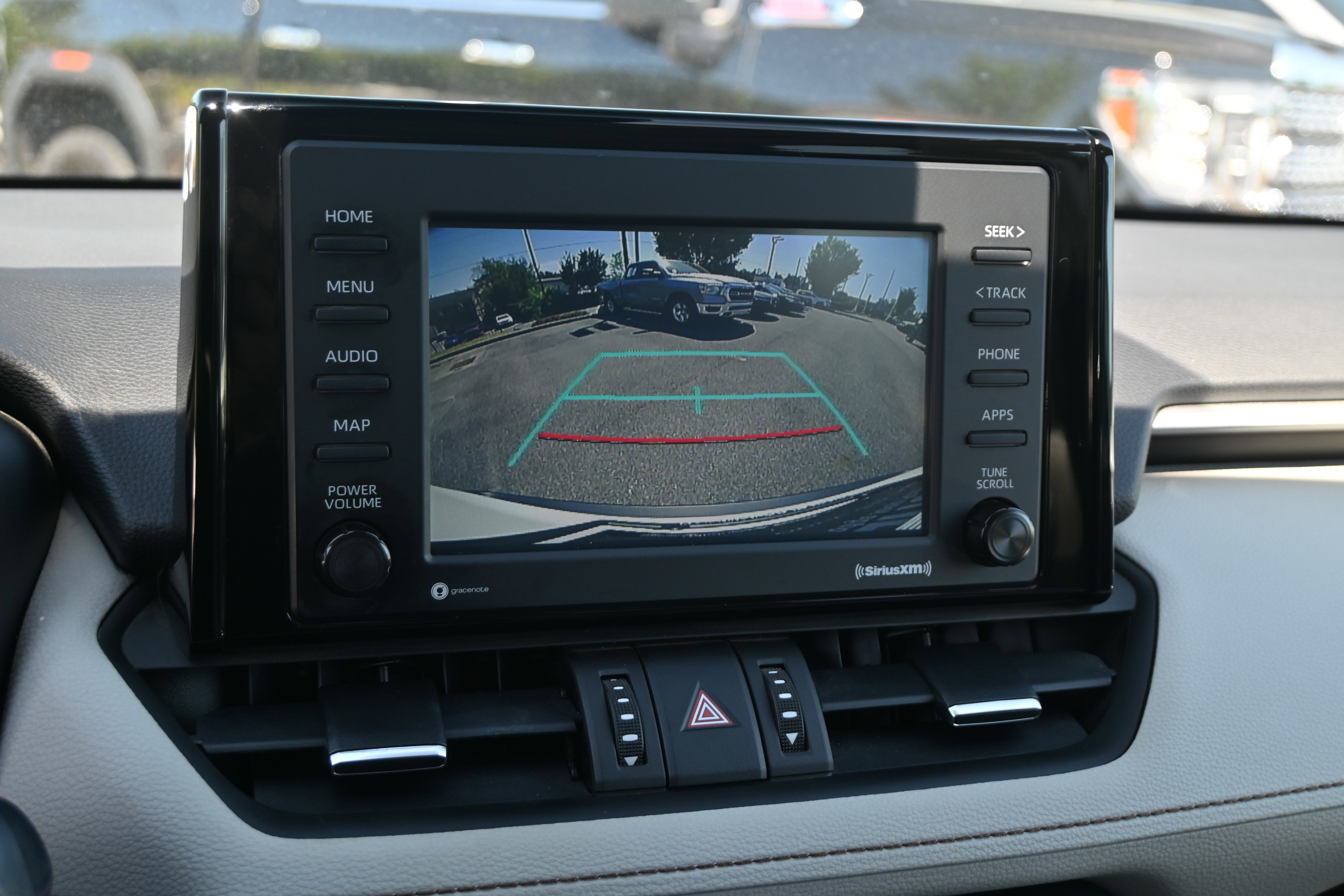 Used 2022 Toyota RAV4 XLE Premium image 15