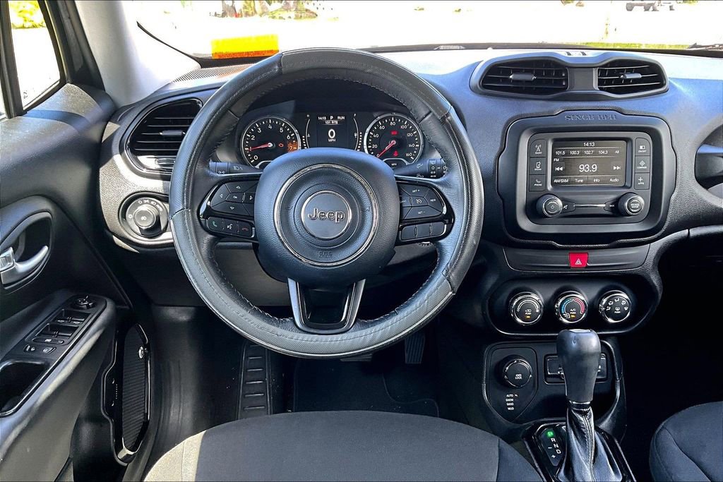 Used 2017 Jeep Renegade Altitude AWD/4WD image 5