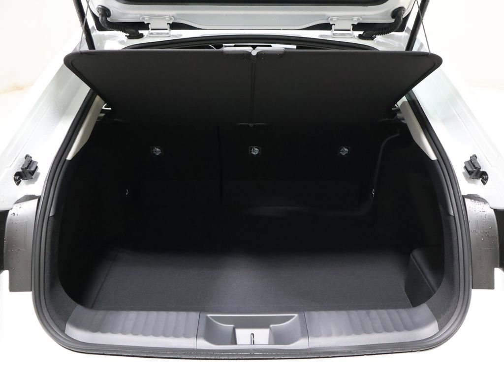 New 2026 Toyota Prius LE AWD/4WD image 16