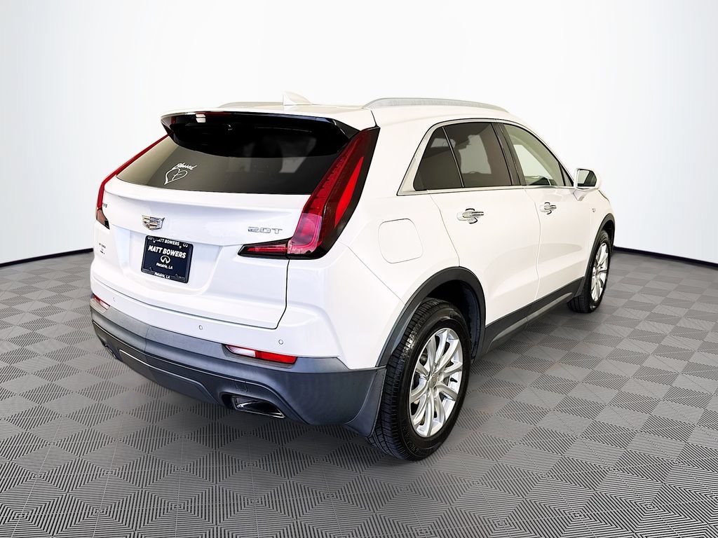 Used 2019 Cadillac XT4 Luxury w/ Cold Weather Package FWD image 5