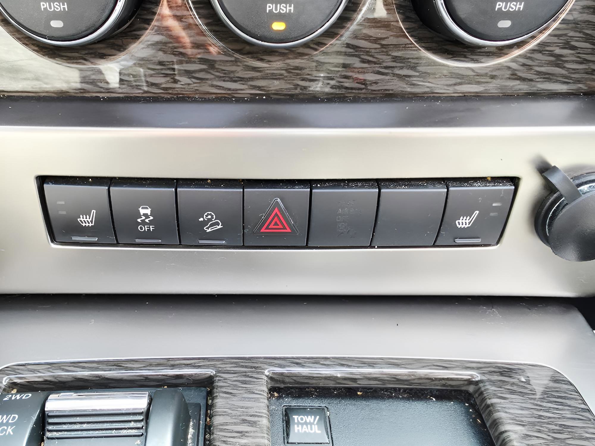 Used 2012 Jeep Liberty Limited Jet w/ Chrome Accents Group image 31