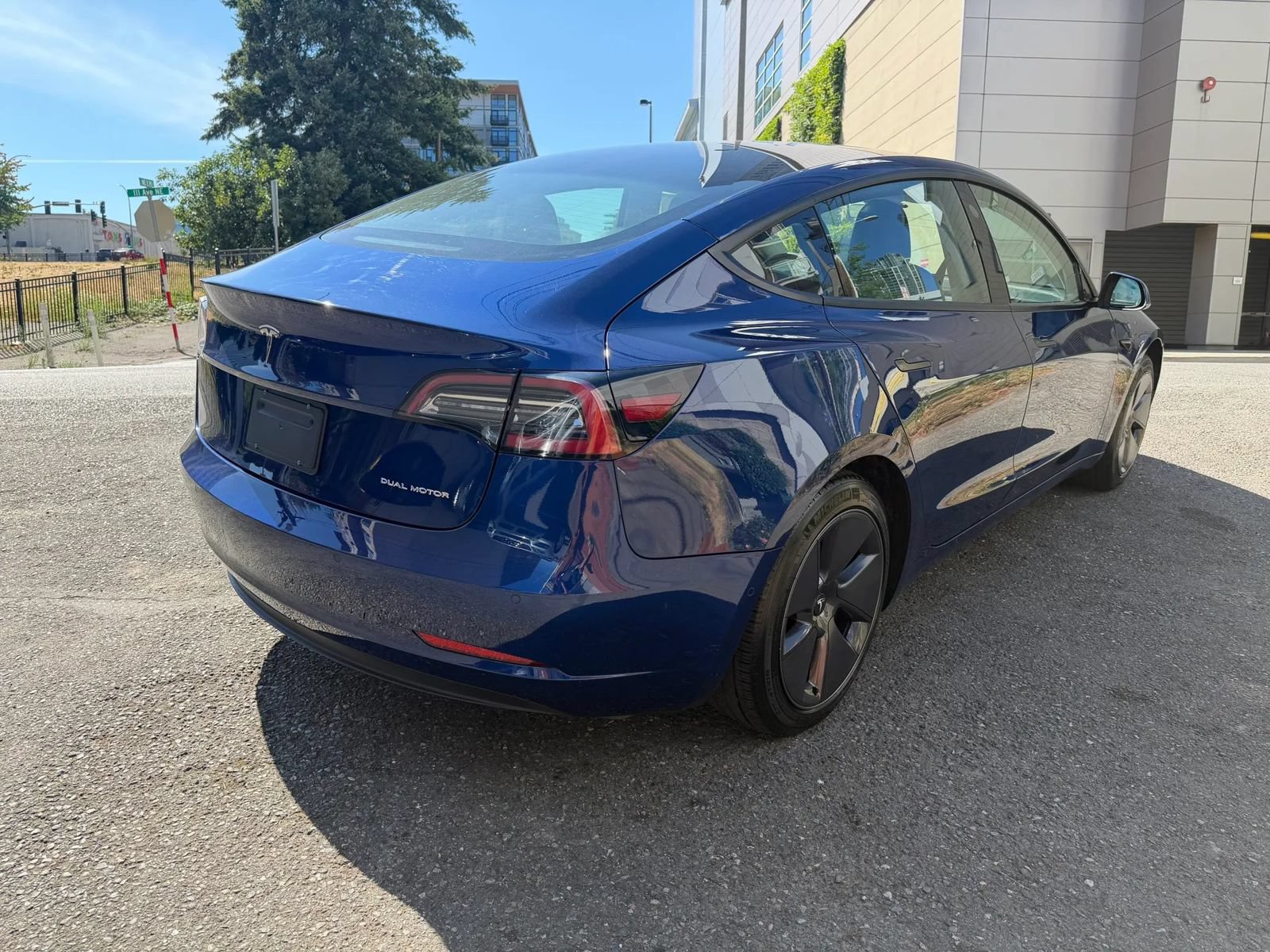 Used 2022 Tesla Model 3 Long Range AWD/4WD image 8