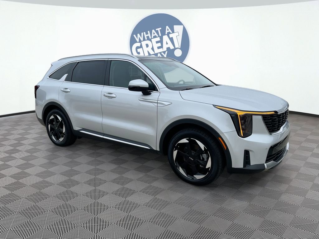 Certified 2025 Kia Sorento EX image 3