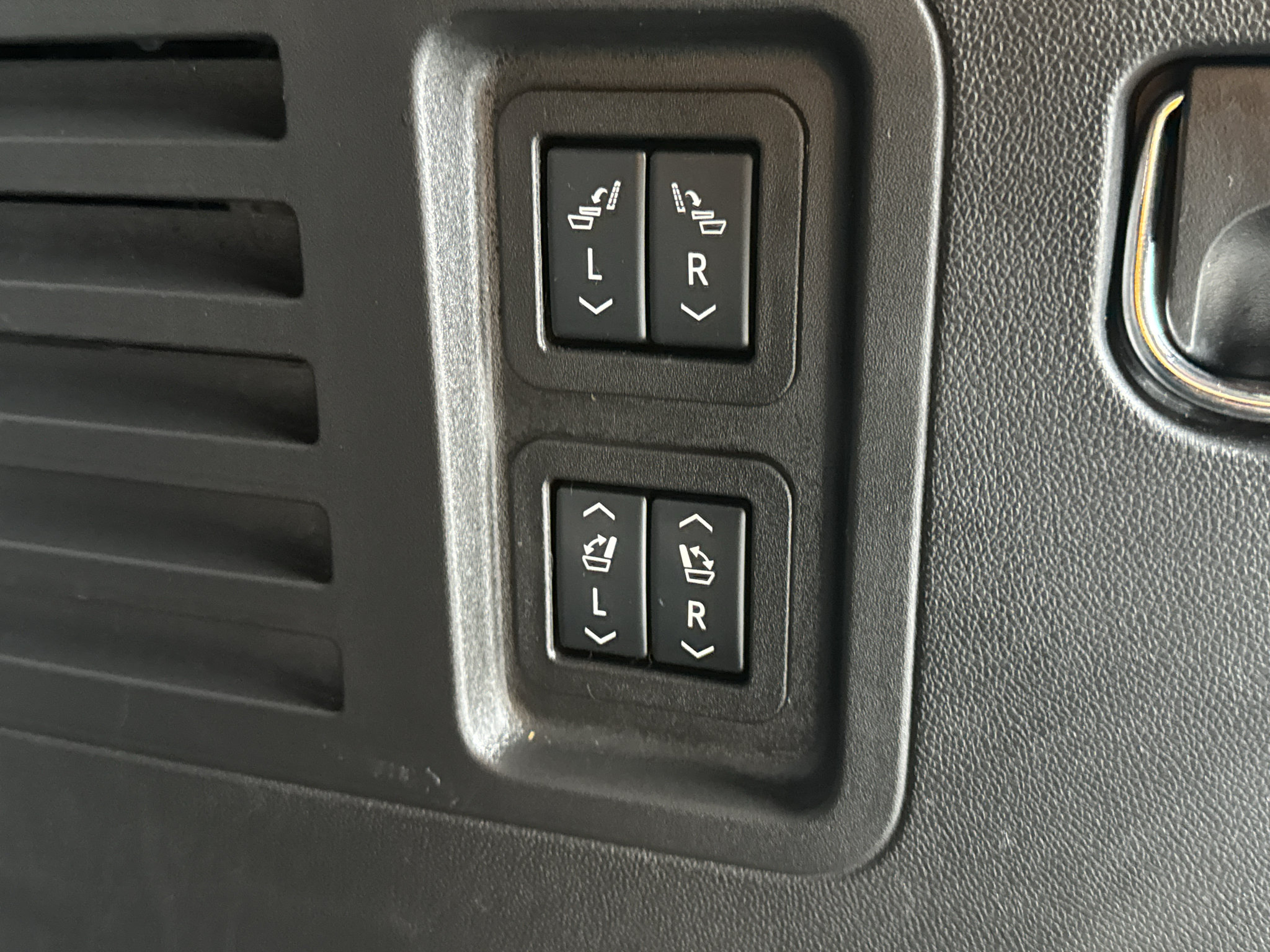 Used 2026 Chevrolet Traverse RS w/ LPO, Floor Liner Package AWD/4WD image 24