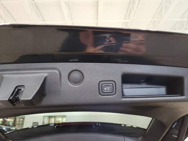 Used 2018 Chevrolet Equinox Premier AWD/4WD image 29