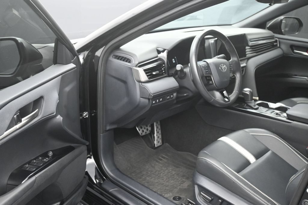 Used 2025 Toyota Camry SE FWD image 10