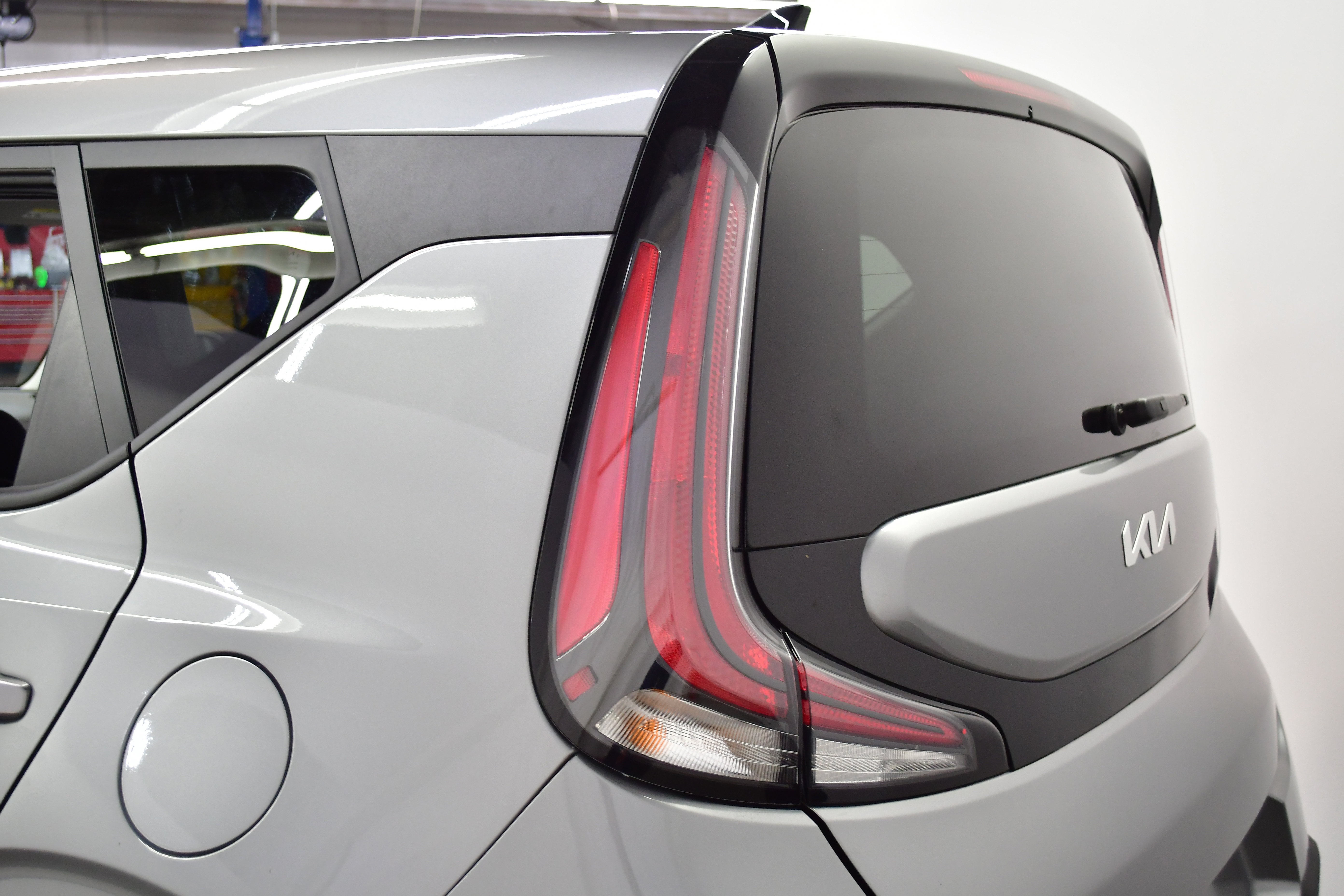 Used 2025 Kia Soul LX w/ LX Technology Package FWD image 31