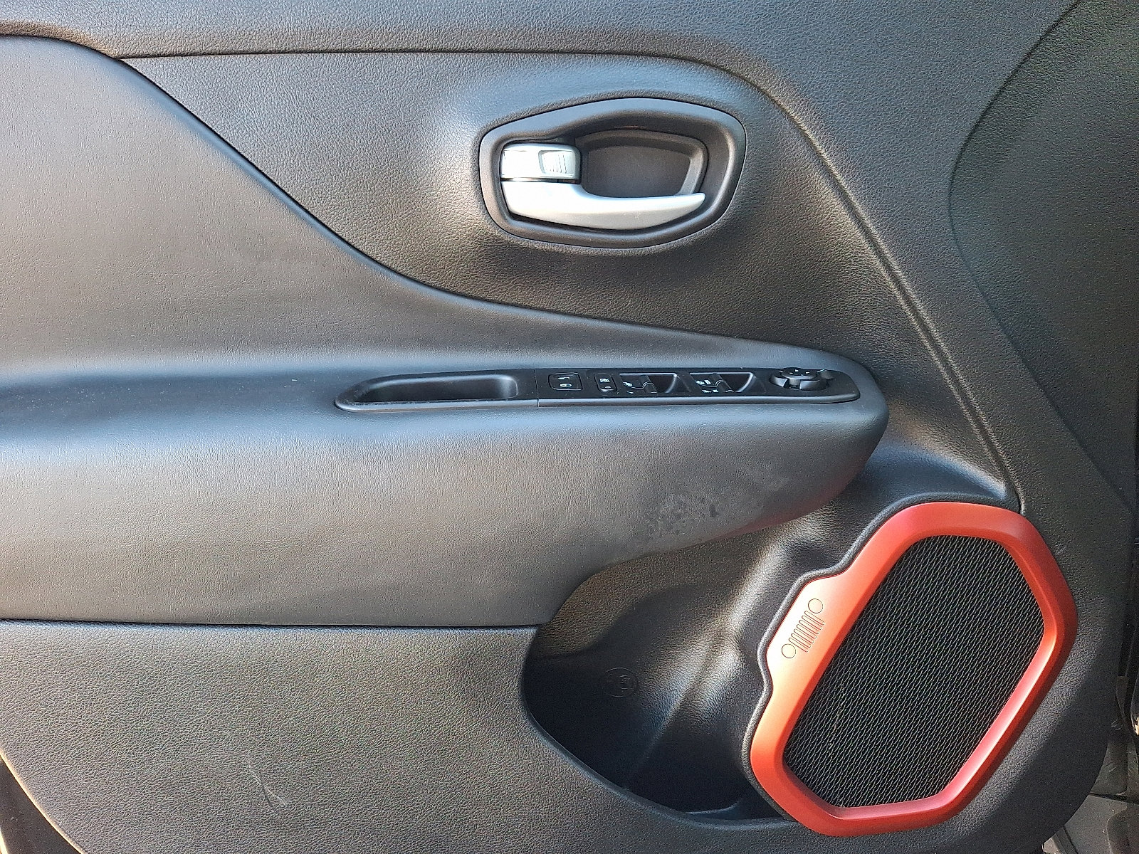 Used 2023 Jeep Renegade Trailhawk image 13