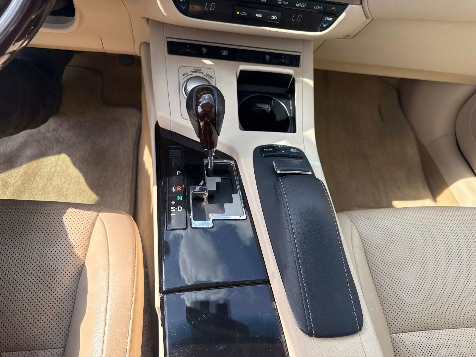 Used 2014 Lexus ES 350 w/ Luxury Package image 23