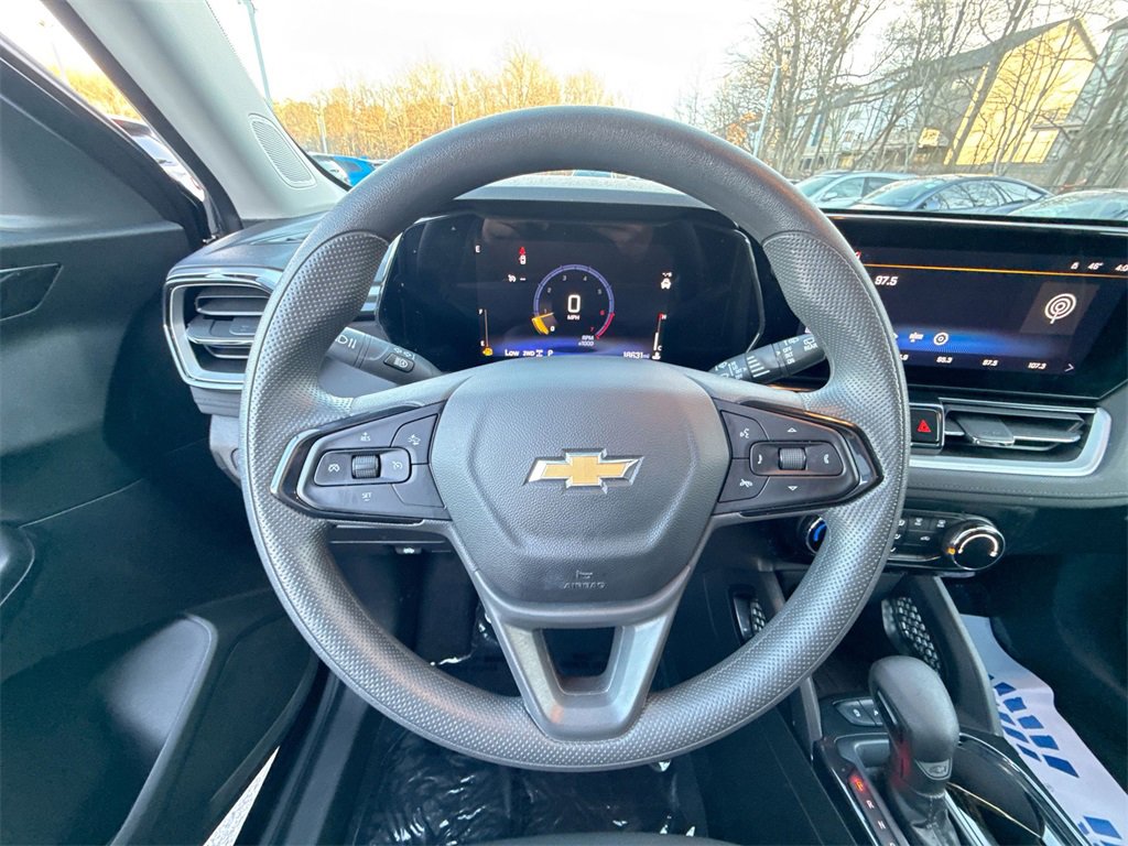 Used 2025 Chevrolet TrailBlazer LT image 11