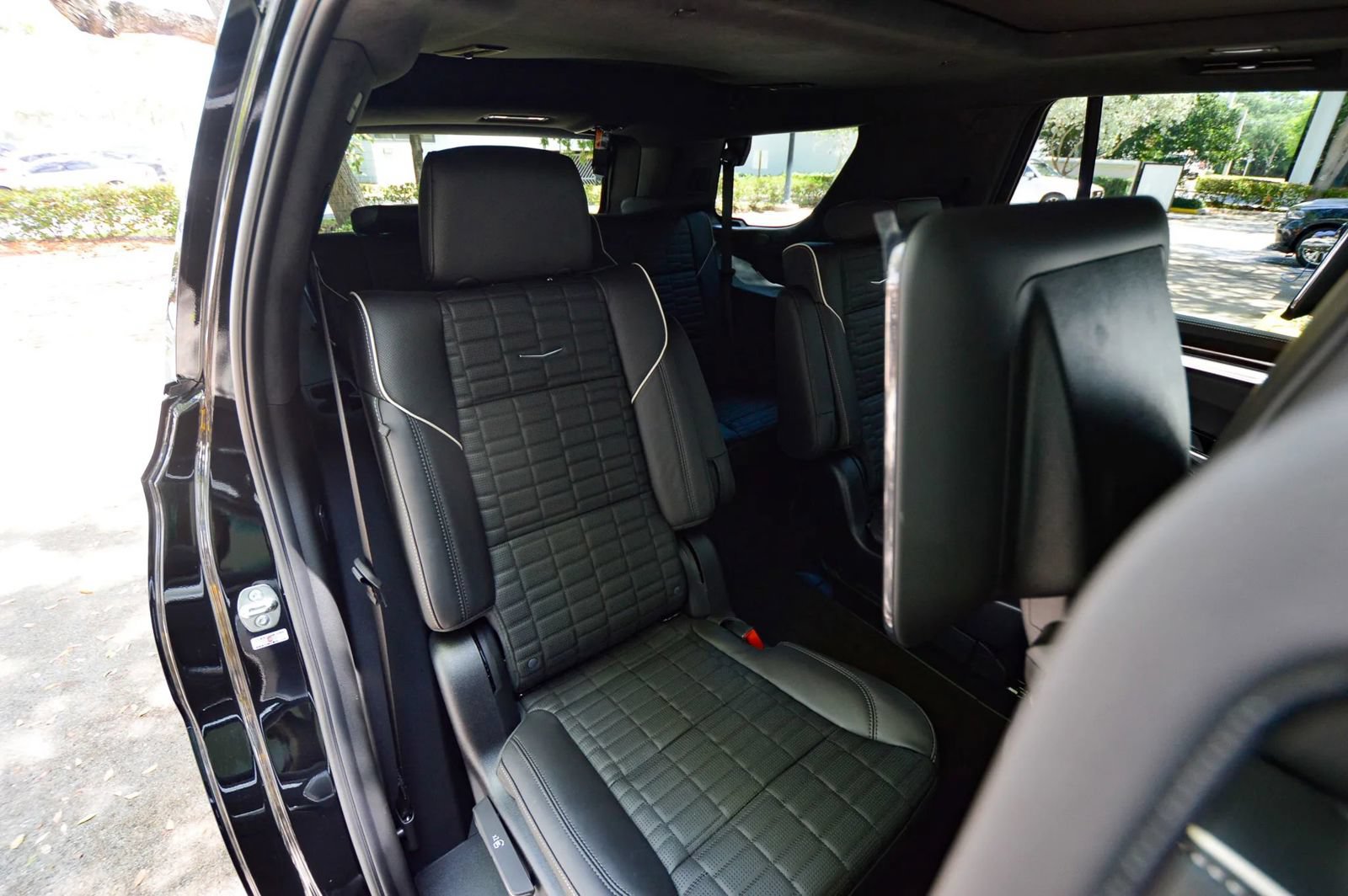 Used 2026 Cadillac Escalade Platinum Sport w/ LPO, ONYX Package AWD/4WD image 76