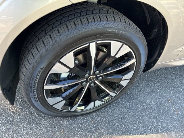 New 2026 Volvo XC60 B5 Plus w/ Protection Package Premier AWD/4WD image 11