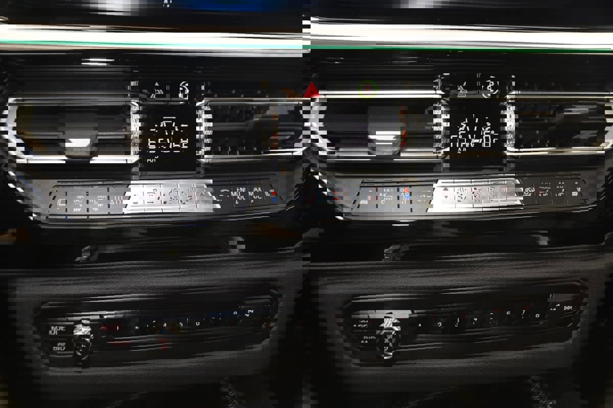 Used 2022 BMW Z4 M40i w/ Premium Package image 42