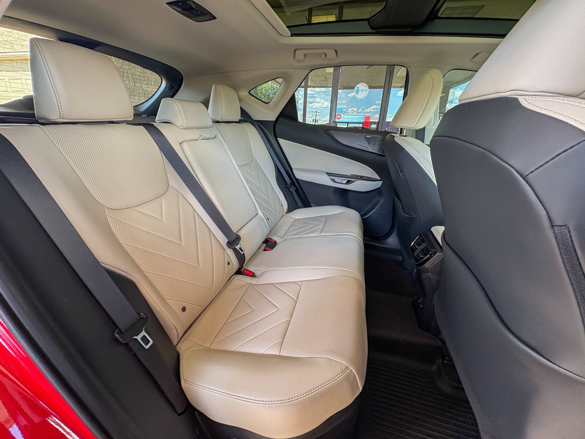 Used 2025 Lexus NX 350h AWD w/ Accessory Package (2T) image 30