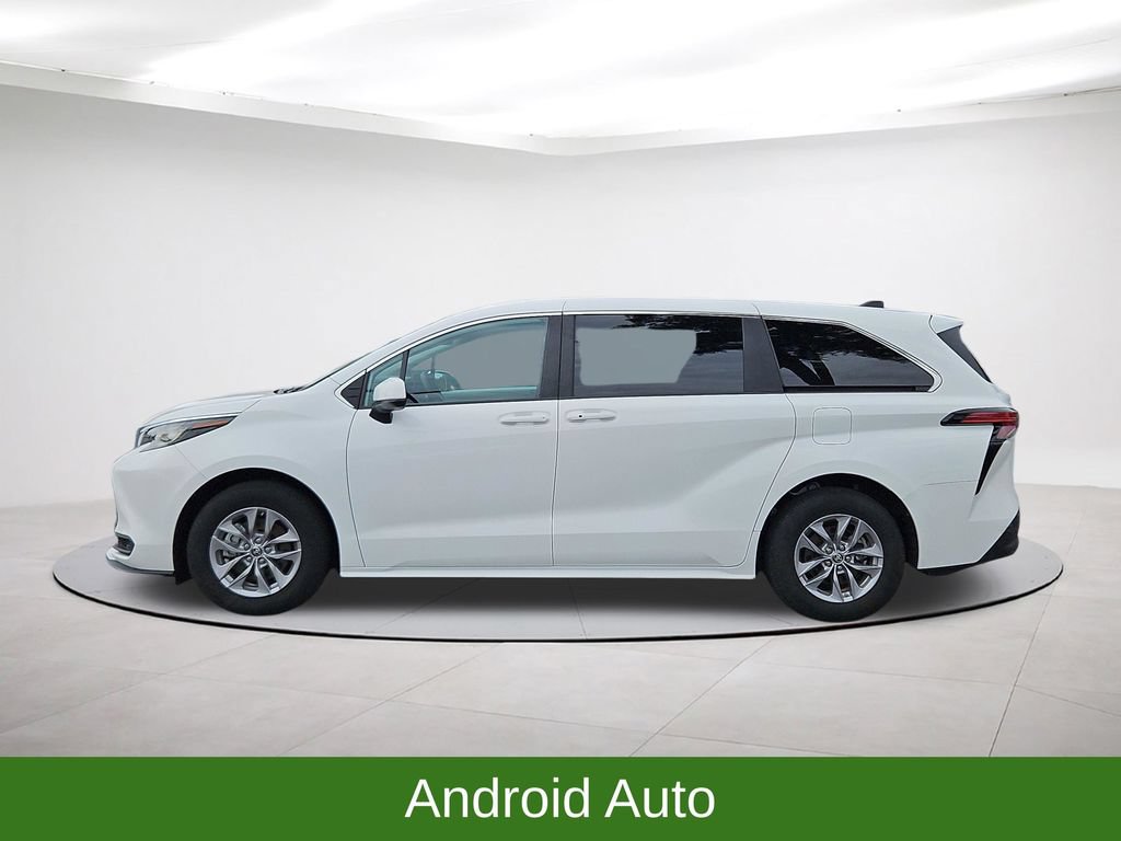 Used 2022 Toyota Sienna LE FWD image 4