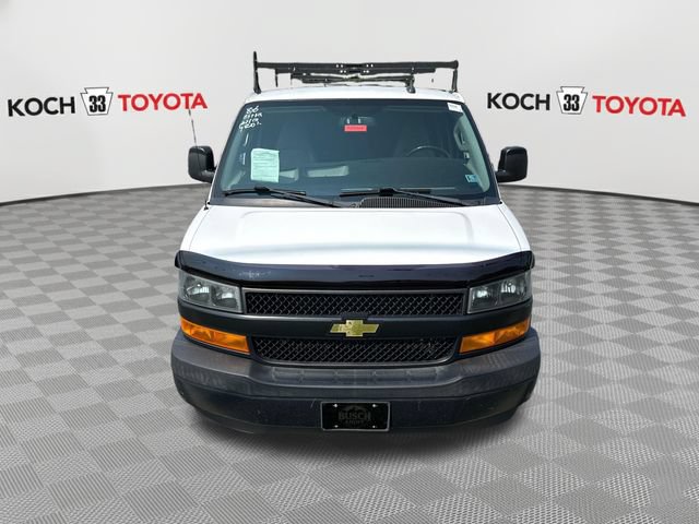 Used 2018 Chevrolet Express 3500 Extended w/ Driver Convenience Package RWD image 2
