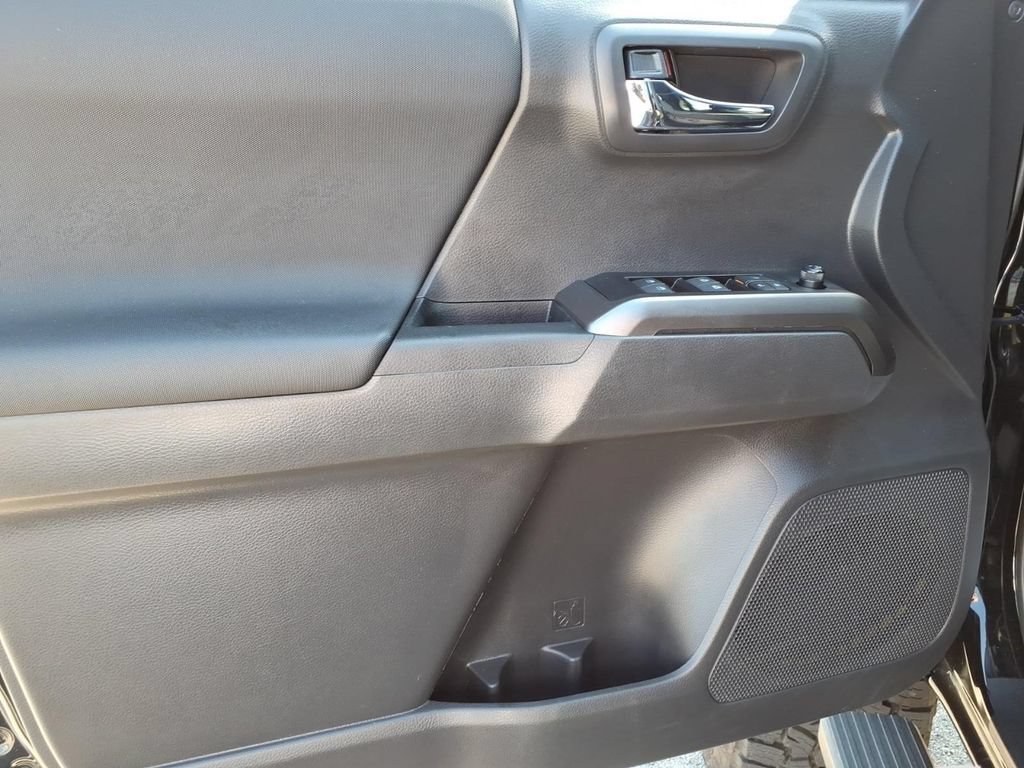 Used 2023 Toyota Tacoma TRD Sport AWD/4WD image 15