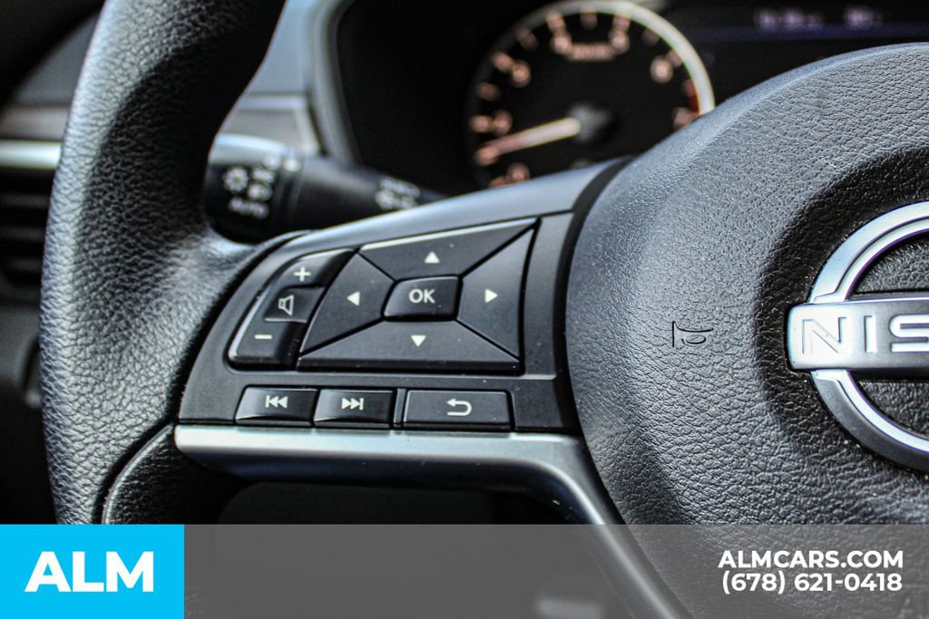 Used 2025 Nissan Altima 2.5 SV FWD image 23