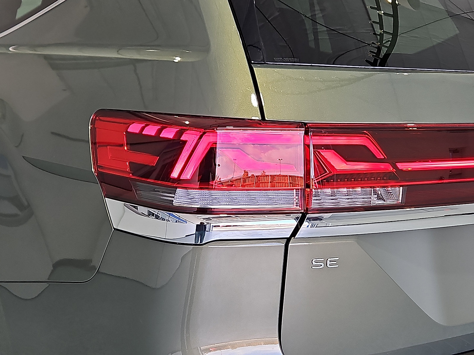 New 2026 Volkswagen Atlas SE FWD image 8
