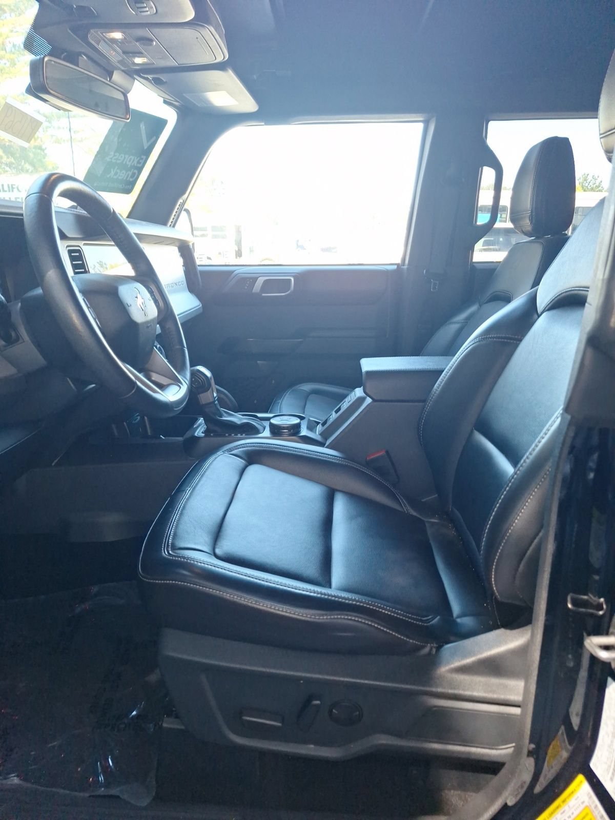 Used 2025 Ford Bronco Outer Banks w/ Sasquatch Package AWD/4WD image 11