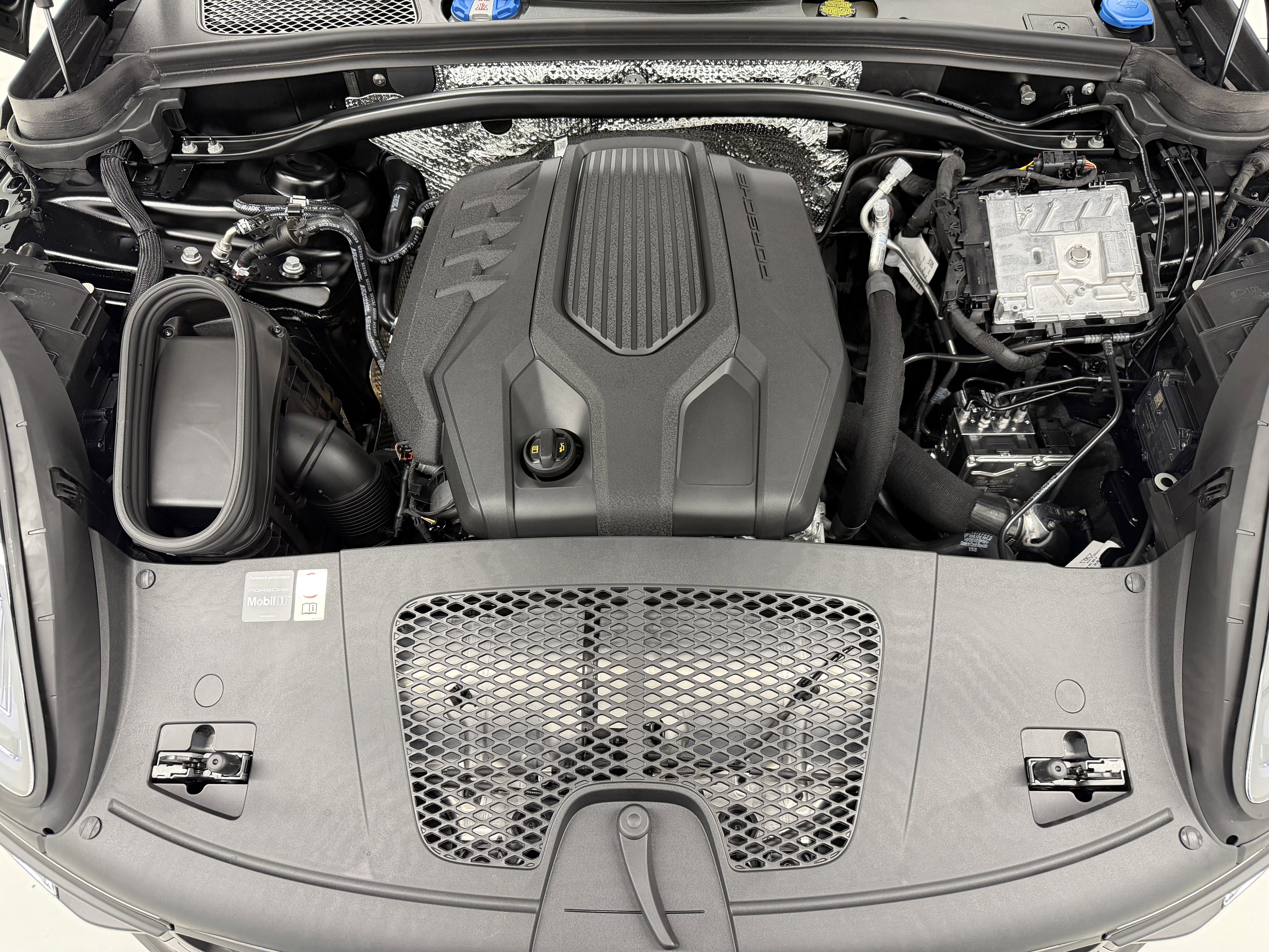 New 2026 Porsche Macan image 57