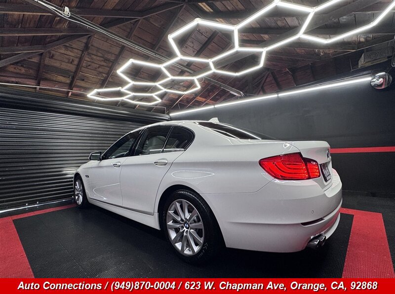 Used 2012 BMW 528i Sedan RWD image 4
