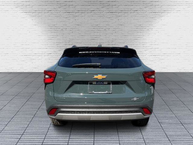 New 2025 Chevrolet Trax LT w/ LT Convenience Package image 3