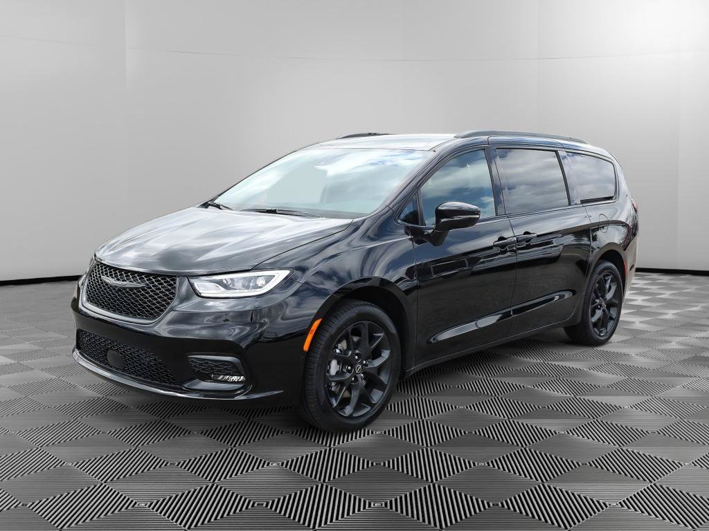 New 2026 Chrysler Pacifica Select w/ S Appearance Package AWD/4WD image 2