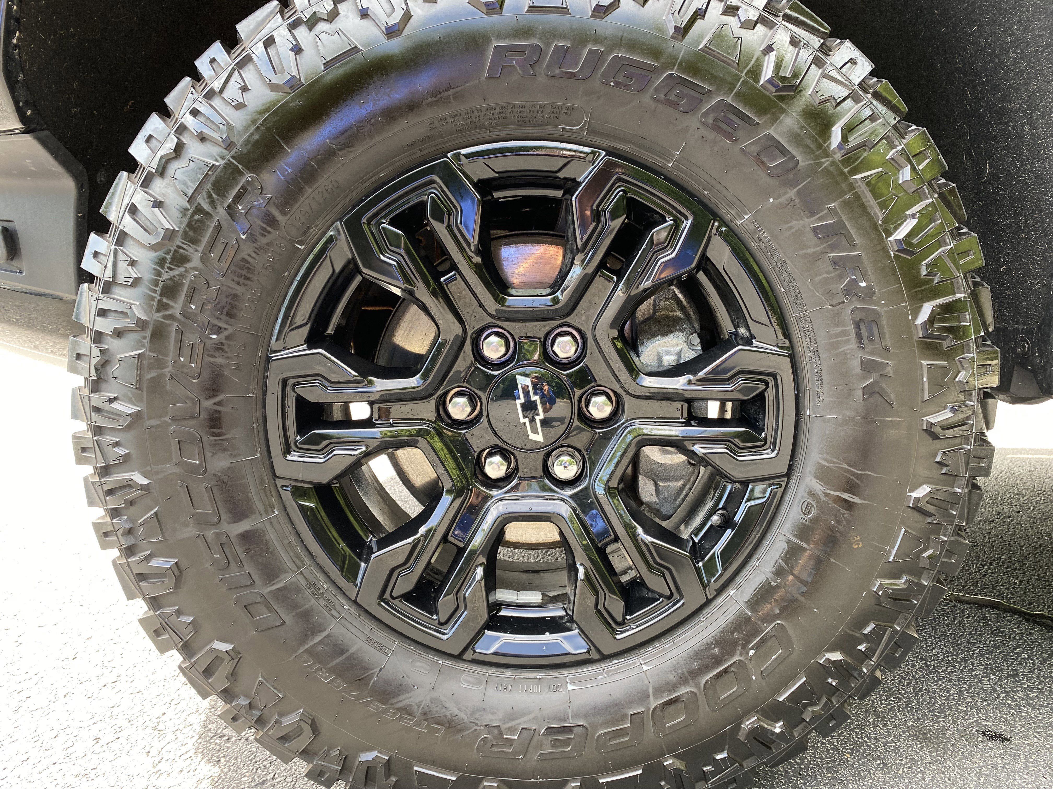 Used 2024 Chevrolet Silverado 1500 ZR2 w/ Technology Package AWD/4WD image 13