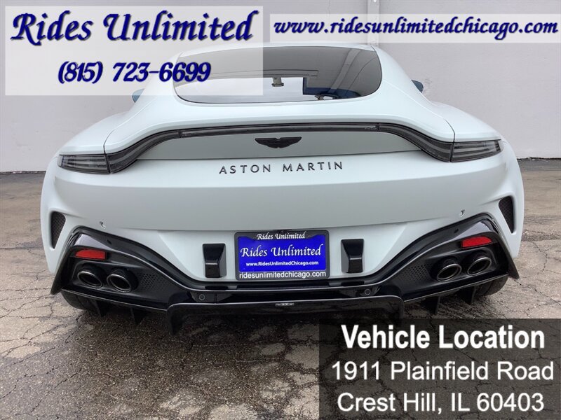 Used 2025 Aston Martin V8 Vantage Coupe image 14