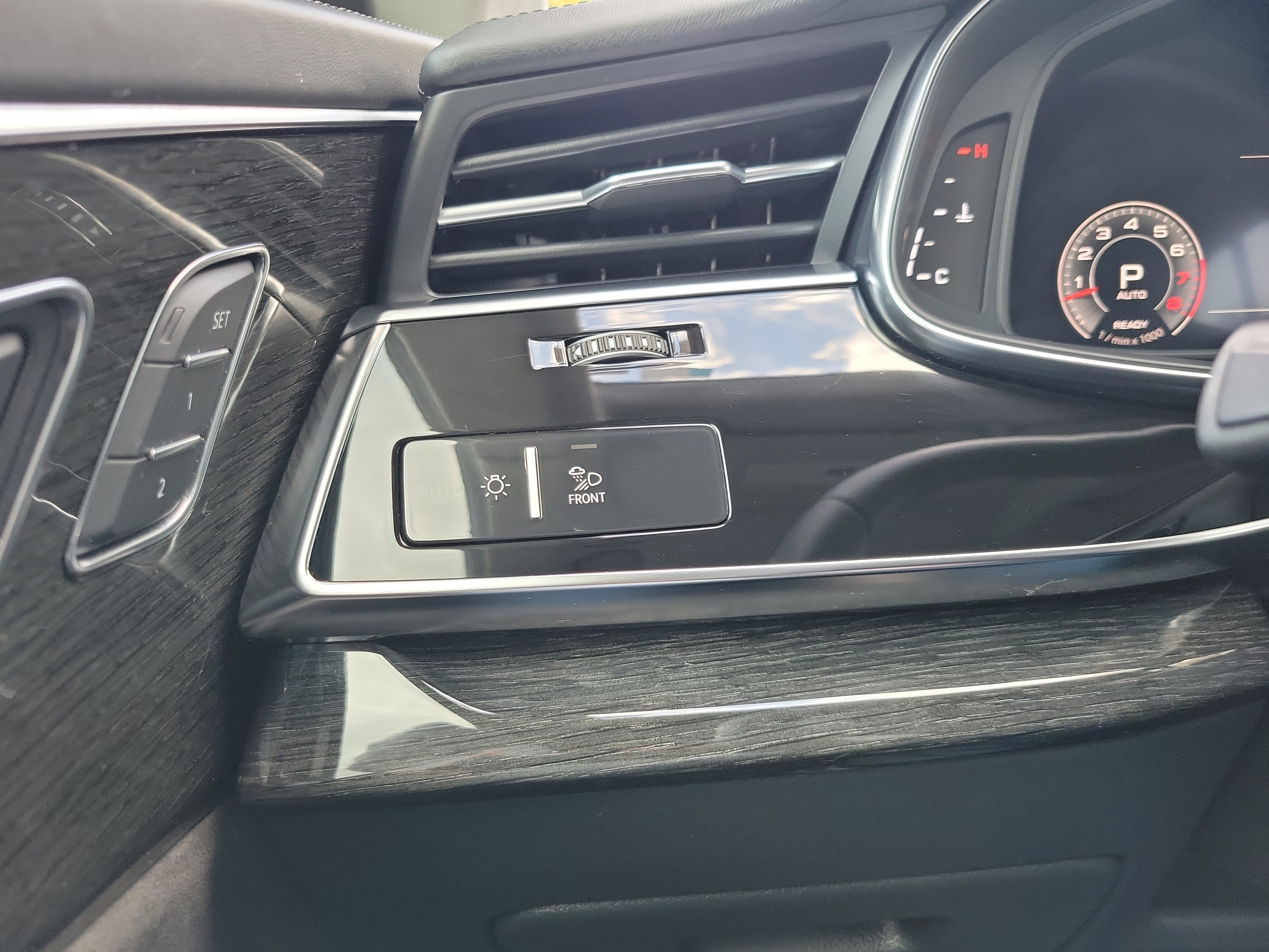 Used 2021 Audi Q8 Prestige image 31