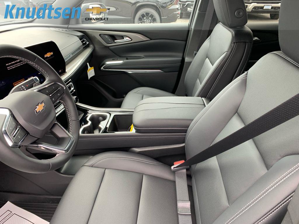 New 2026 Chevrolet Traverse LT w/ Driver Confidence Package AWD/4WD image 16
