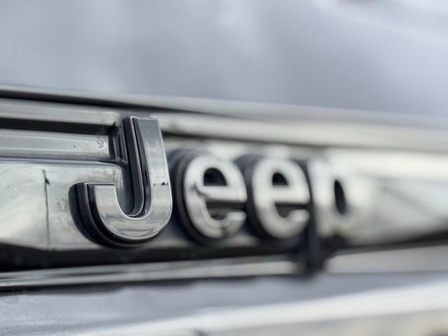 Certified 2022 Jeep Grand Cherokee Altitude image 21