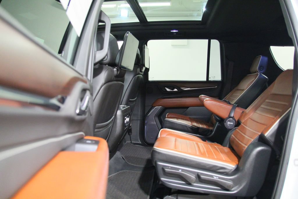 Used 2023 GMC Yukon XL Denali Ultimate AWD/4WD image 27