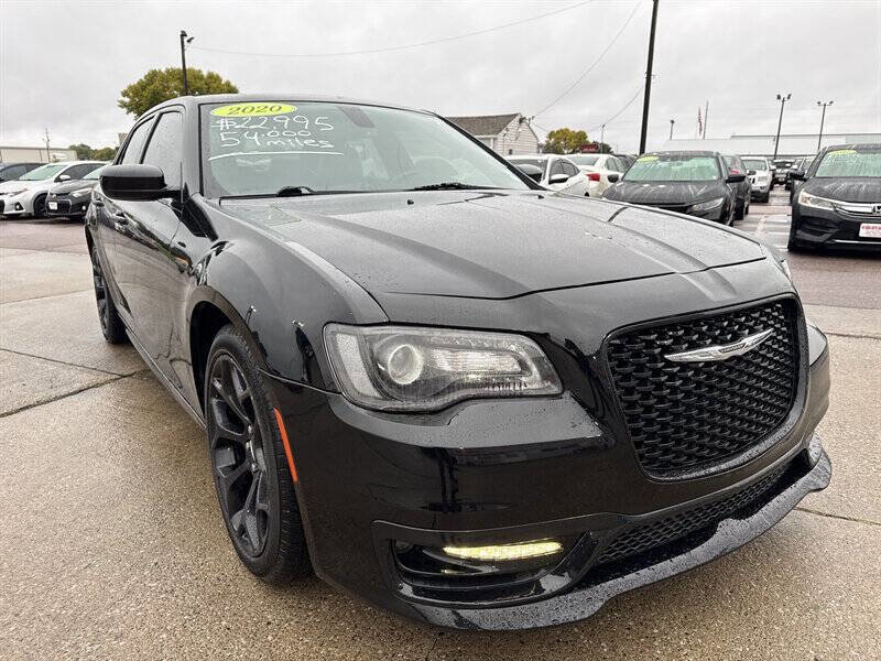 Used 2020 Chrysler 300 S image 11
