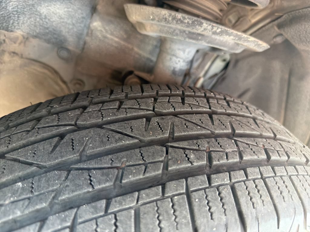 Used 2024 Toyota RAV4 XLE FWD image 17