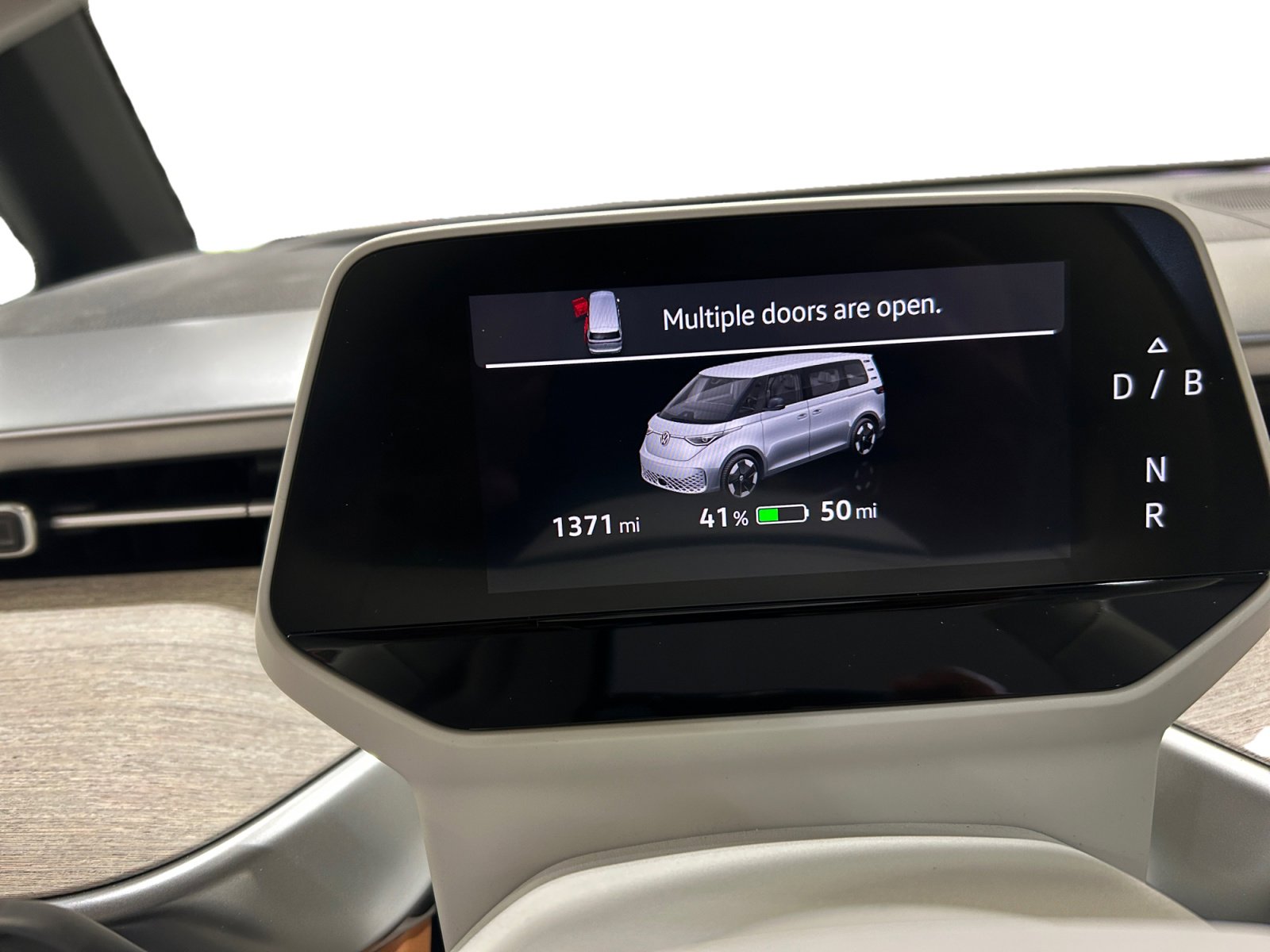 Used 2025 Volkswagen ID. Buzz 1st Edition image 9