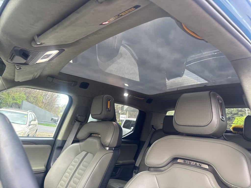 Used 2022 Rivian R1T Adventure image 16