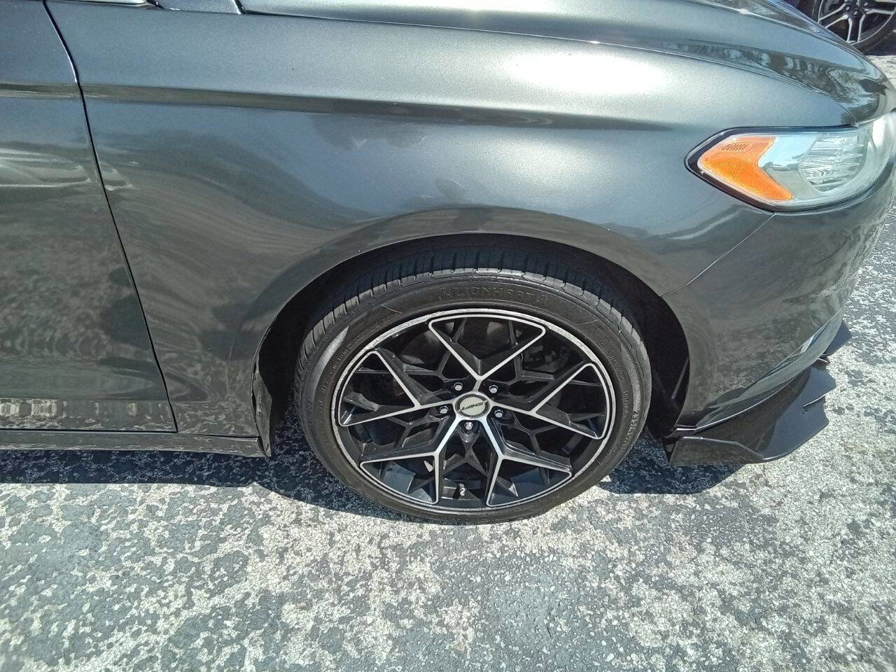 Used 2016 Ford Fusion Titanium image 16