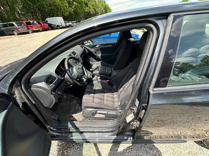 Used 2012 Volkswagen Golf 4-Door FWD image 21