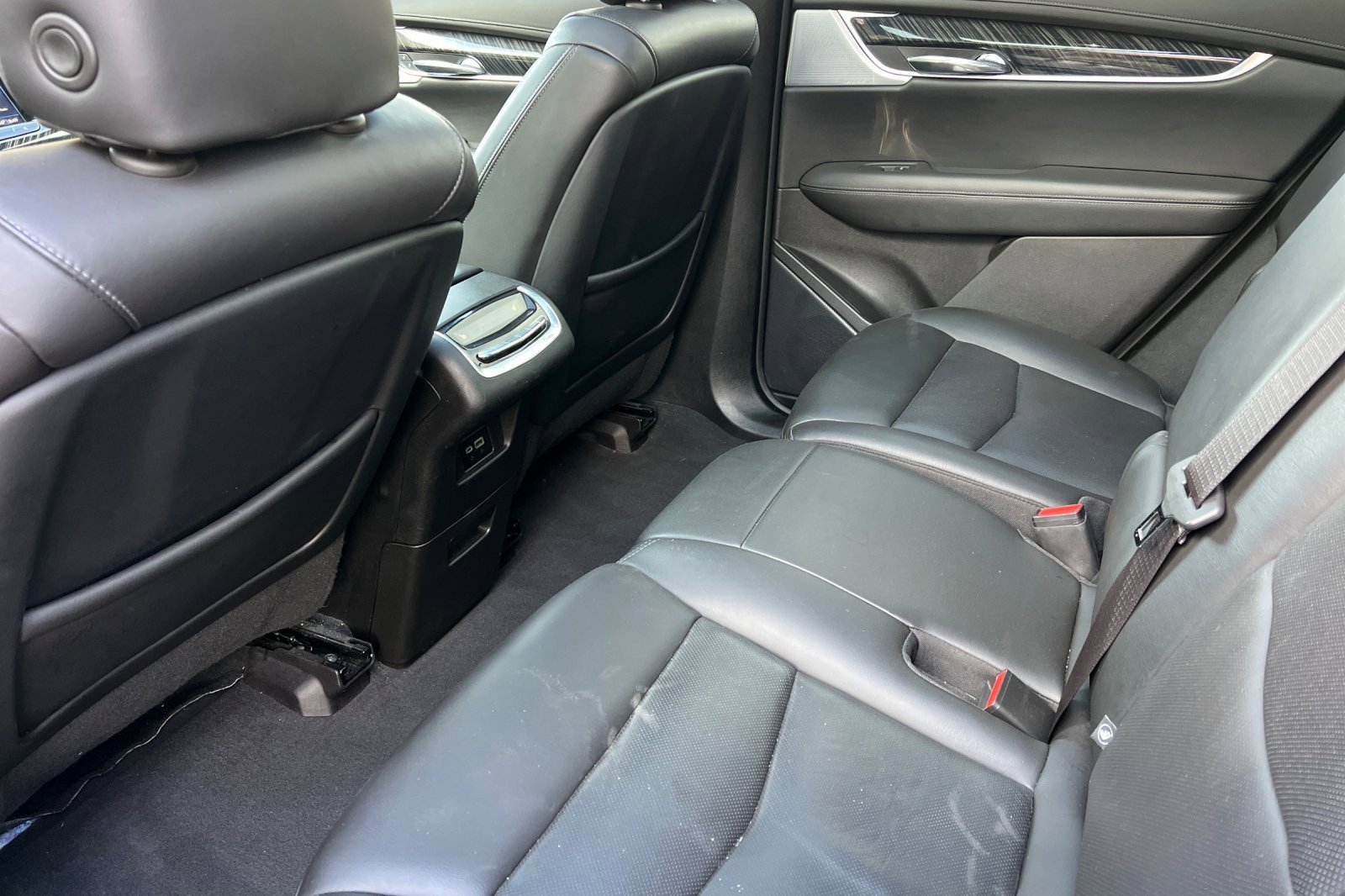 Used 2023 Cadillac XT6 Premium Luxury image 14