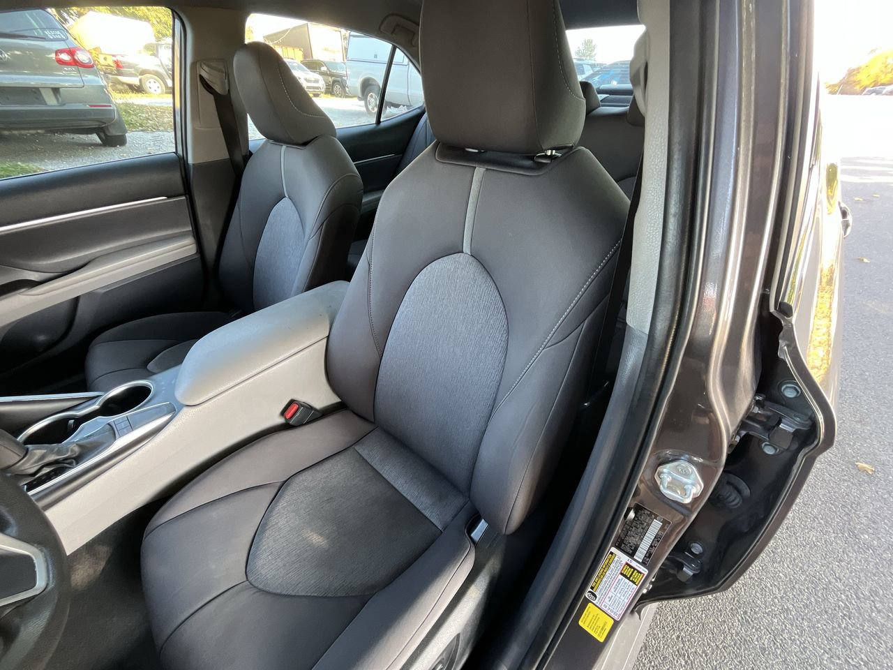 Used 2023 Toyota Camry LE FWD image 5