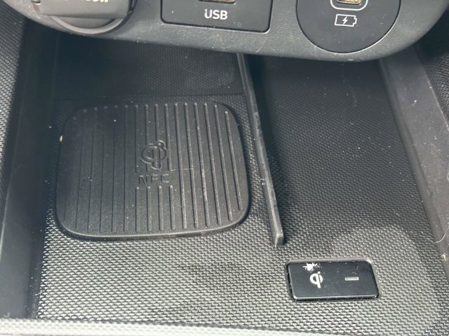 Used 2025 Hyundai Elantra Limited FWD image 30