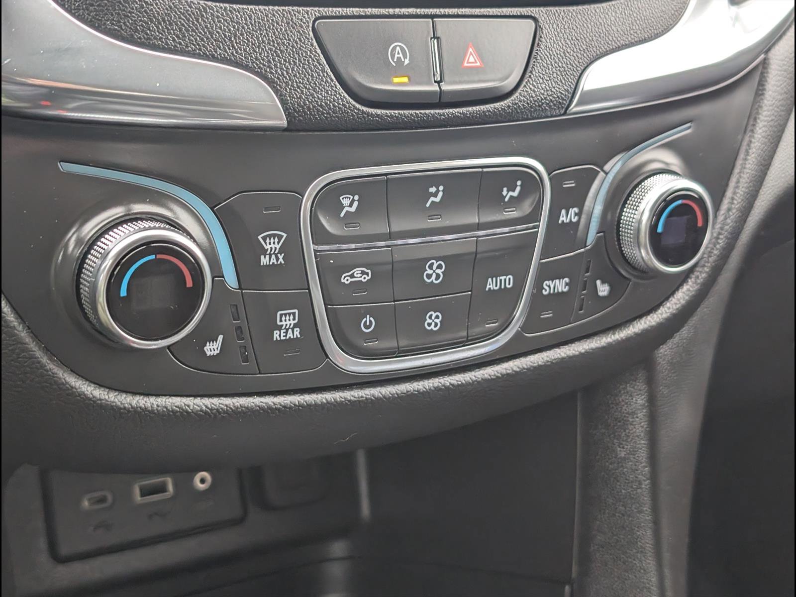 Used 2024 Chevrolet Equinox LT image 16