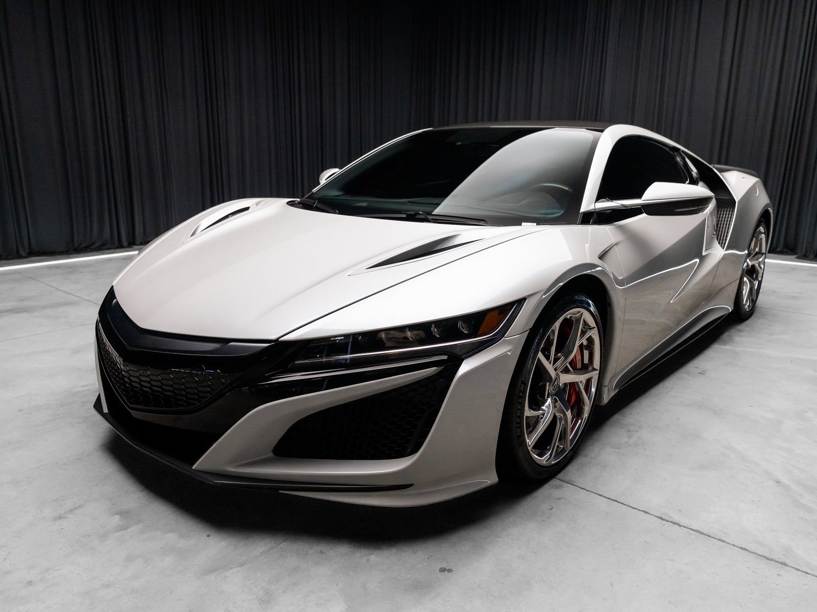 Used 2017 Acura NSX AWD/4WD image 13